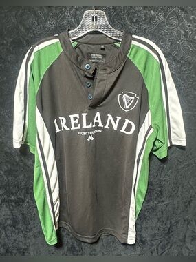 Like NEW! Ireland Rugby Tradition Mens M Black & Green Short Sleeve Shirt